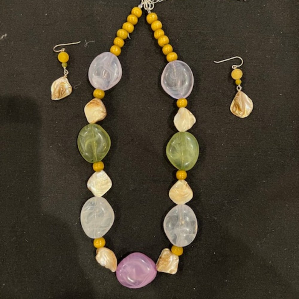 ⚡3 for $15 Glass Beaded Necklace and Matching Earrings
